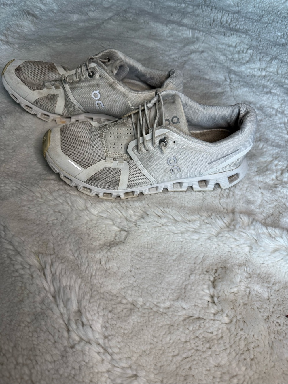 On Running Sneakers — Women’s Size 8 - Picture 3 of 10
